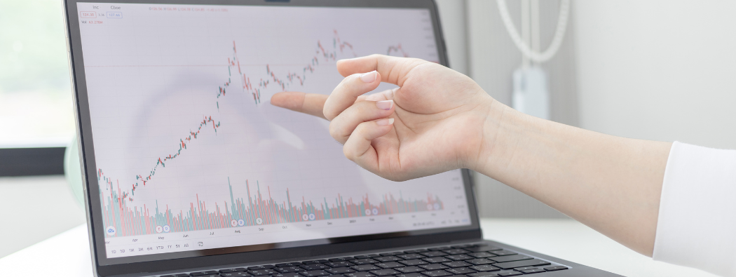 USD hits six-week high ahead of US NFP data